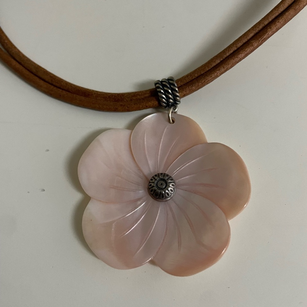 Relios Carolyn Pollack Sterling Silver Pink Mother of Pearl Necklace 18-inches - Picture 3 of 6